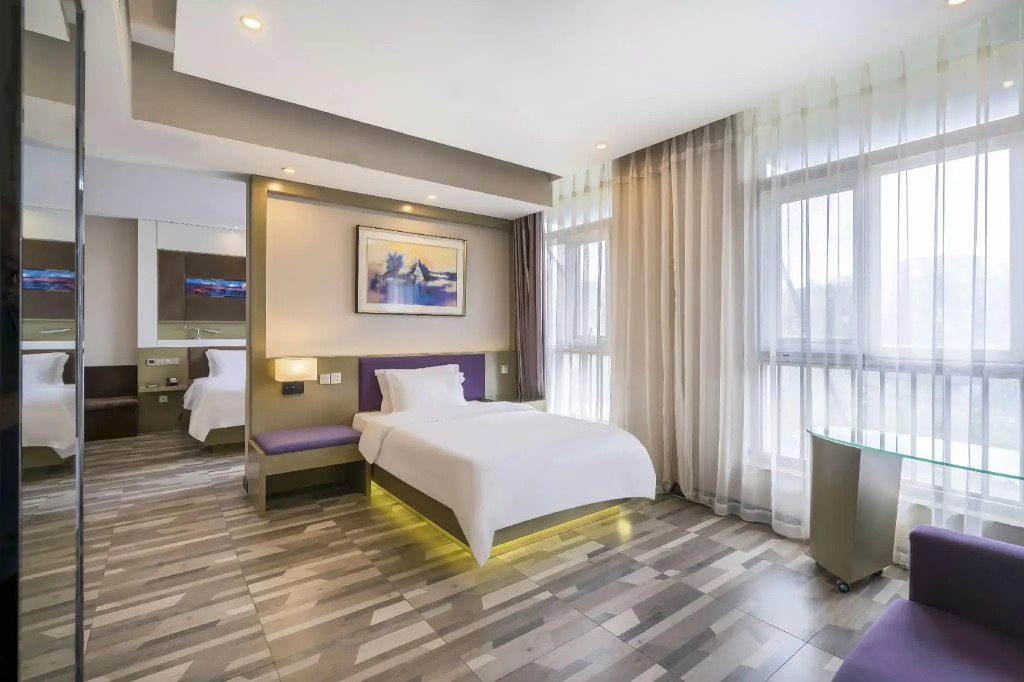 Lifeng Hotel (Beijing Universal Resort, Jiukeshu Metro Station)