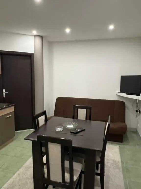 Apartments Vila Brzi & Beka