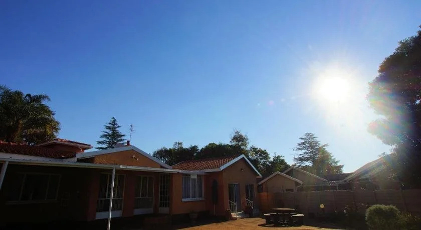 Linga Longa Guest House
