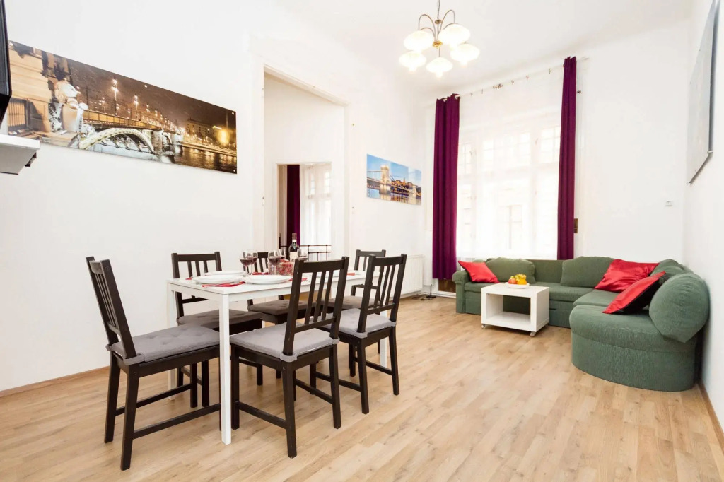 Grand Boulevard Apartments