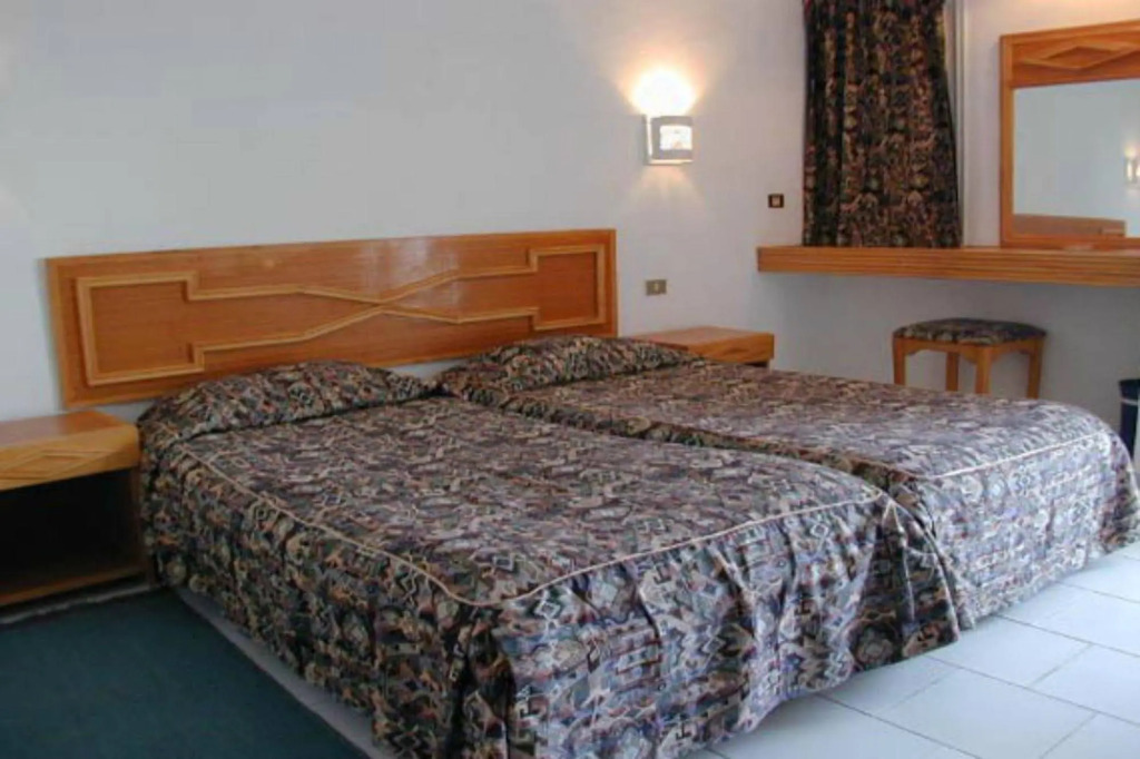 Kinza Hotel