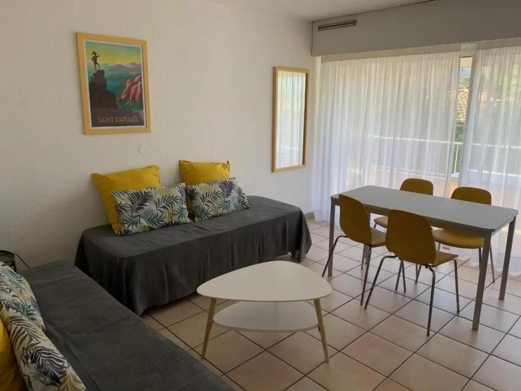 Appartement Saint-Raphaël, 1 pièce, 2 personnes - FR-1-466A-24