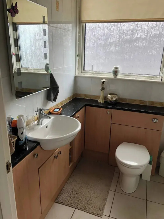Limegrove, Comfortable Three Bedroom House