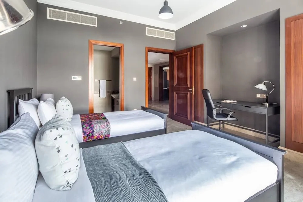 Luxury 2BR Apt Beach Club Full Sea View