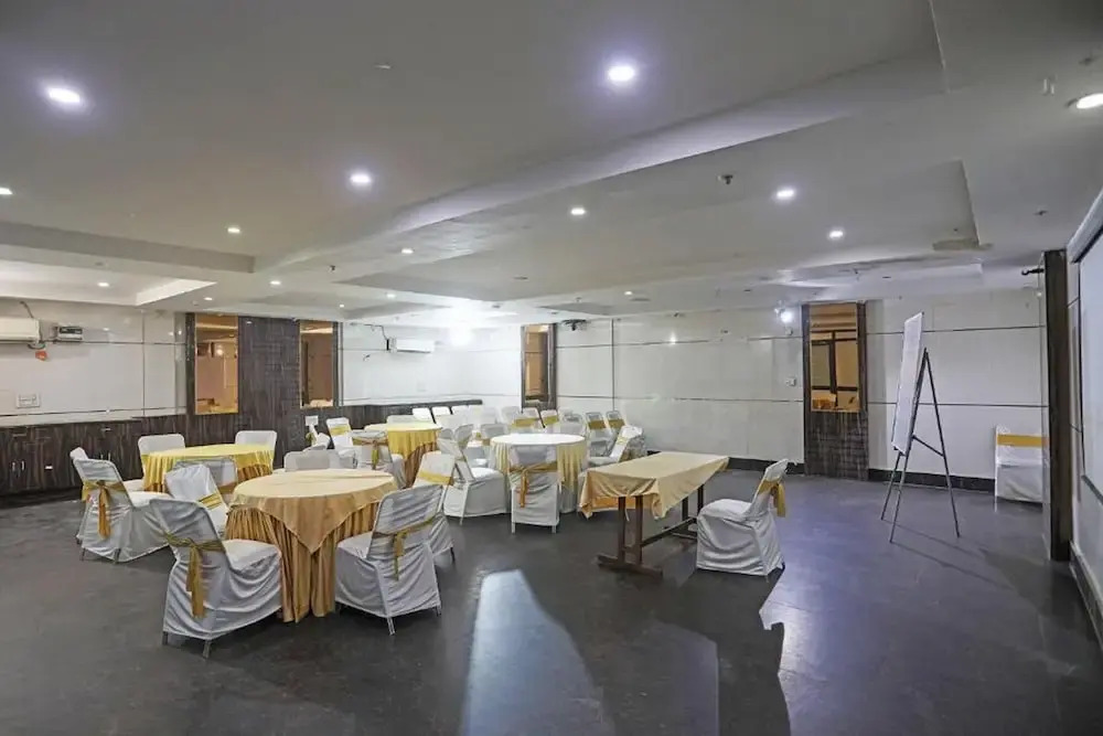 1 BR Guest house in Karol Bagh, New Delhi (6D89), by GuestHouser