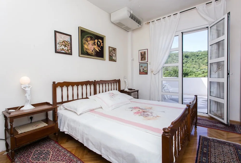 Villa Patricija, Zaton Dubrovnik
