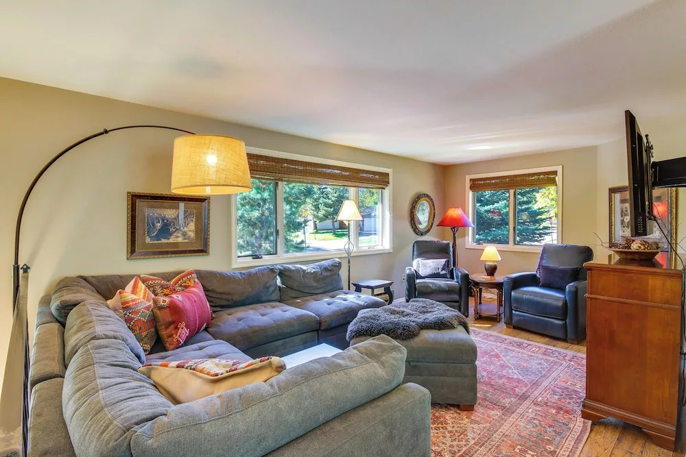 Red Lodge Mountain Home < 7 Miles to Ski Slopes!