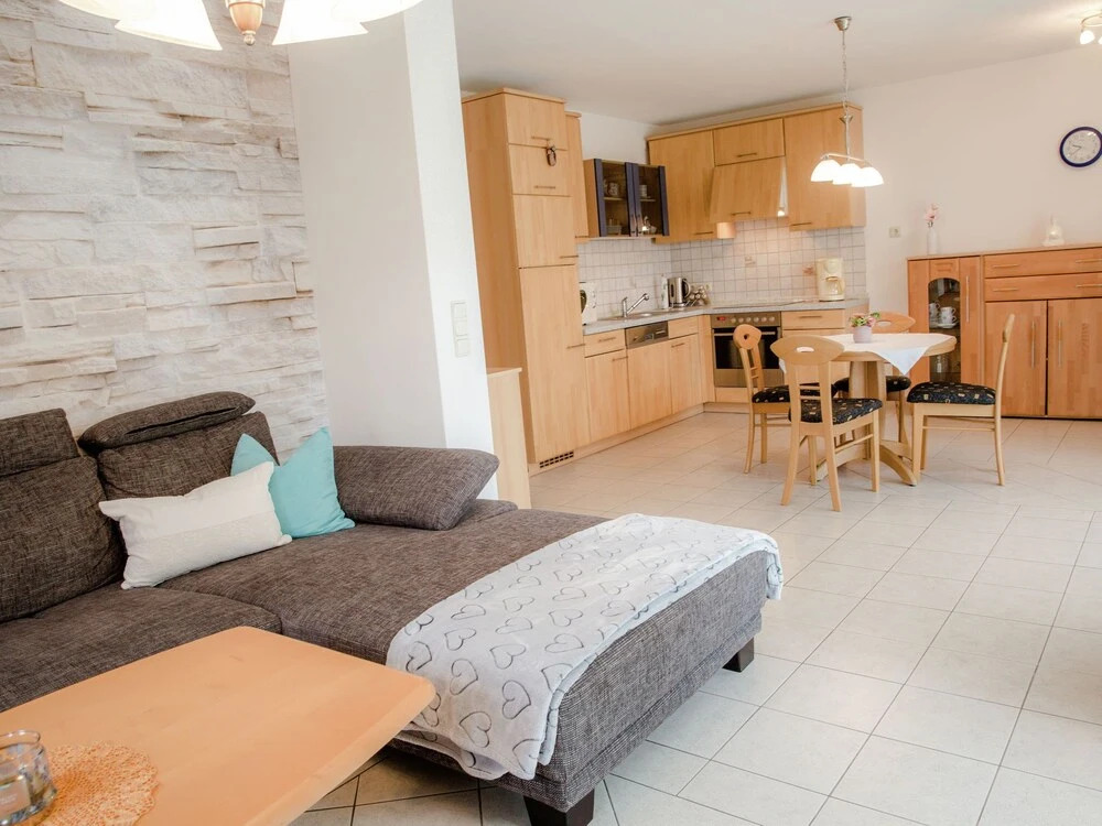 Bright Apartment With Balcony Outside the City Centre of Regensburg