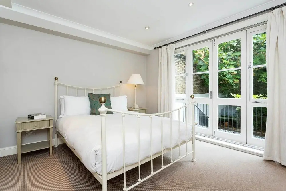 Relaxing Escape by the Kings Road