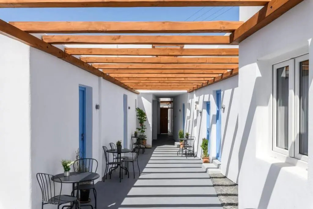 ELEVEN KEYS APARTMENTS