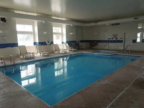 Bridgepointe Inn & Suites