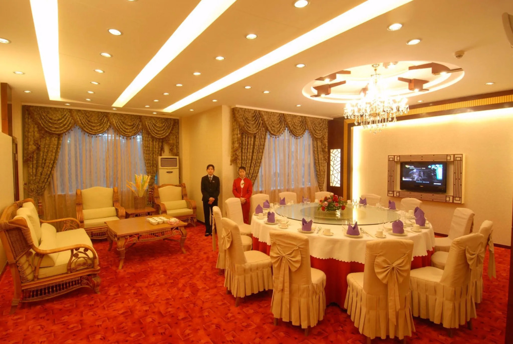 YangShuo New Century Hotel