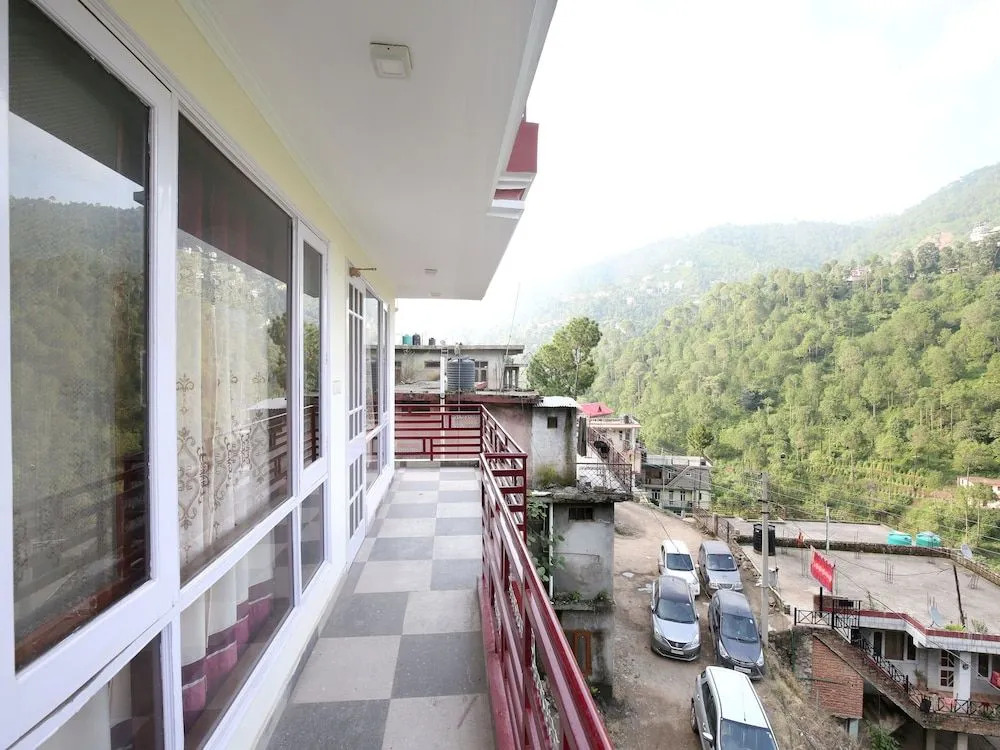 Oyo 17175 Home Blissful 2Bhk Kumarhatti
