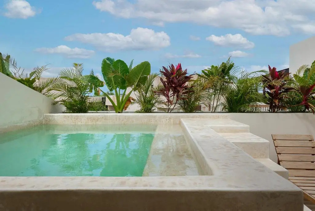 2 BedBath PRIVATE Rooftop & Pool for 6