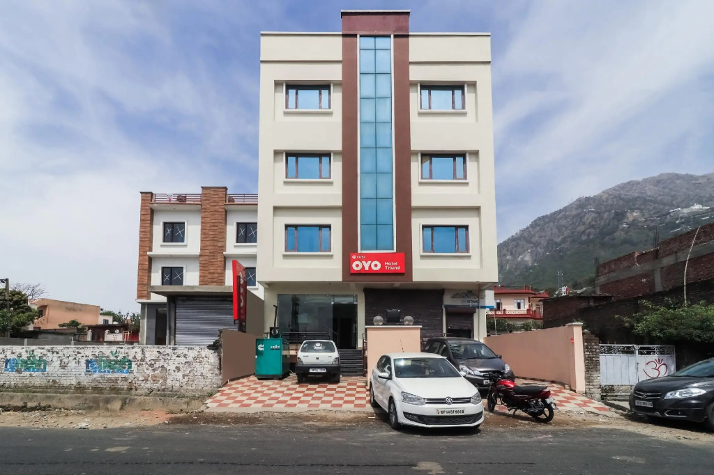 OYO 10753 Hotel Triund Regency