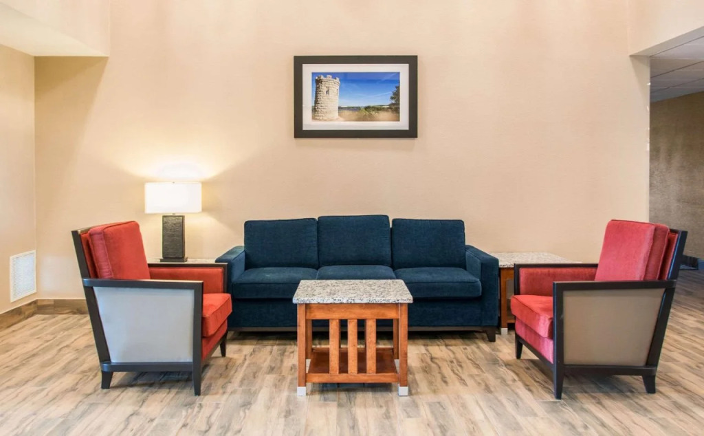 MainStay Suites Dubuque at Hwy 20