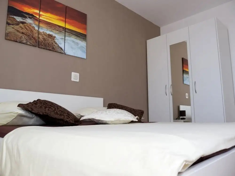 Apartments Pavlinovic