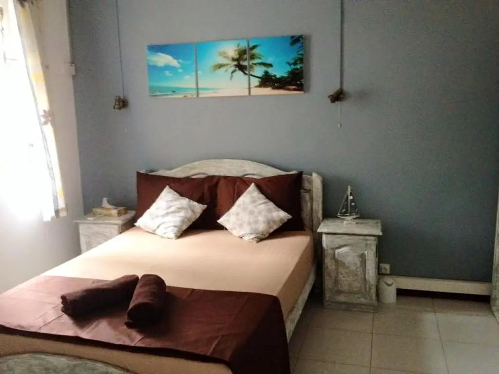 2 bedrooms appartement with sea view balcony and wifi at Flic en Flac