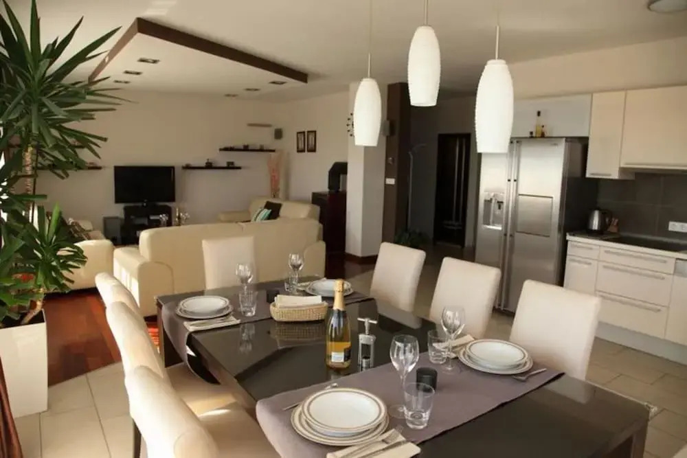 Apartment Toma - Comfort Two Bedroom Apartment With Terrace and Sea View