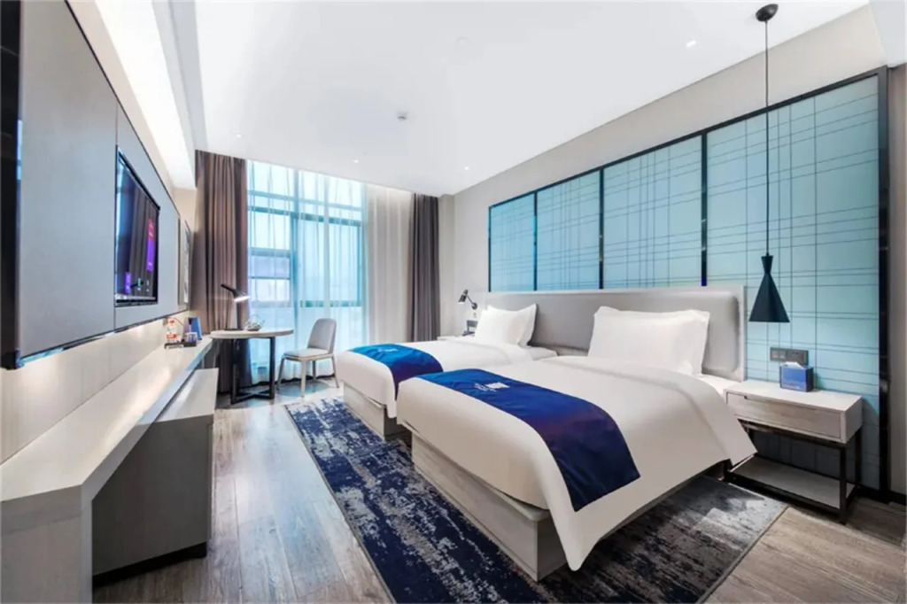 Echarm Hotel (Fuyuan Bridge Subway Station of Hunan Financial Center)