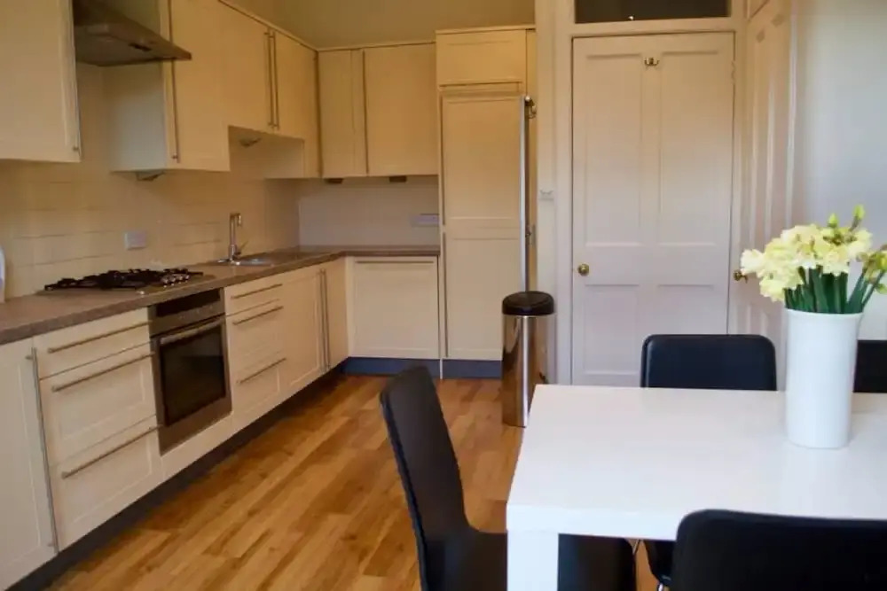 3 Bedroom Stockbridge Apartment