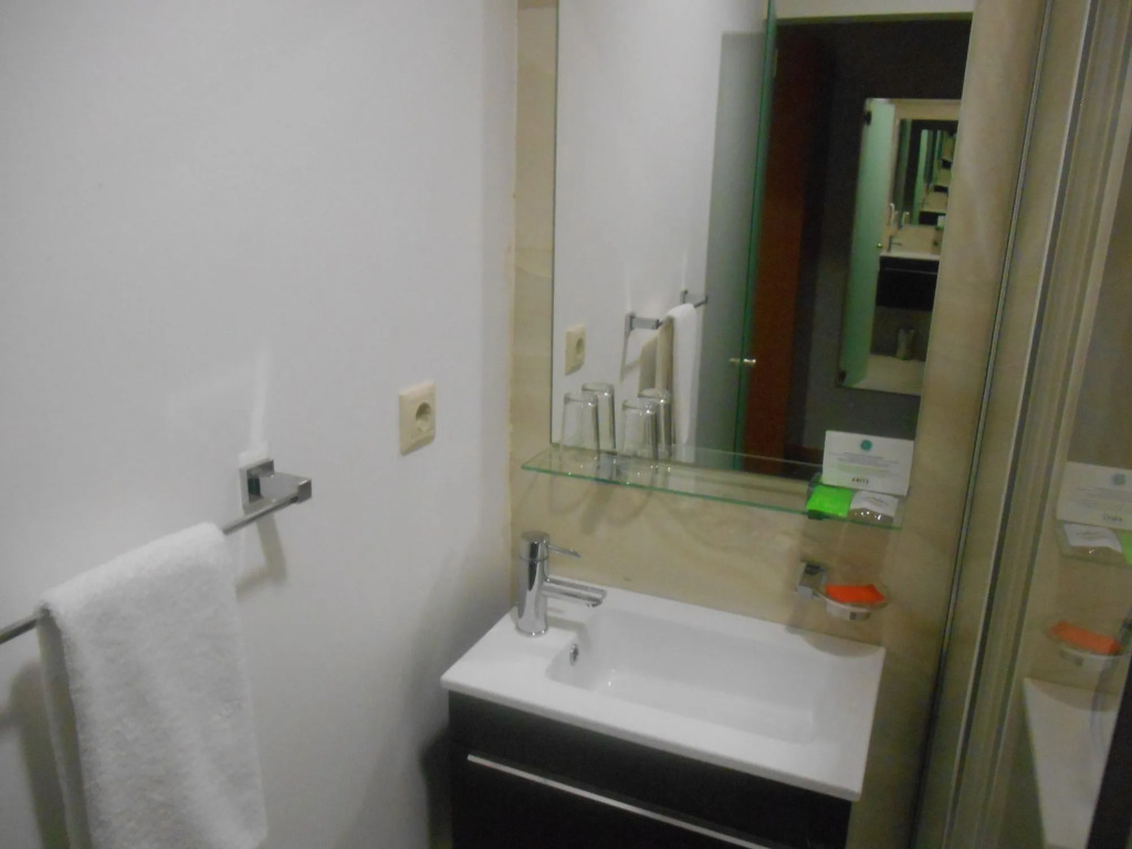 Hotel Ritz Capital