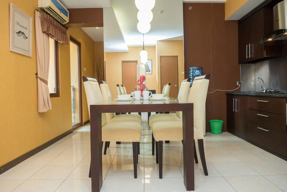 Antique 3BR at Grand Setiabudi Apartment By Travelio