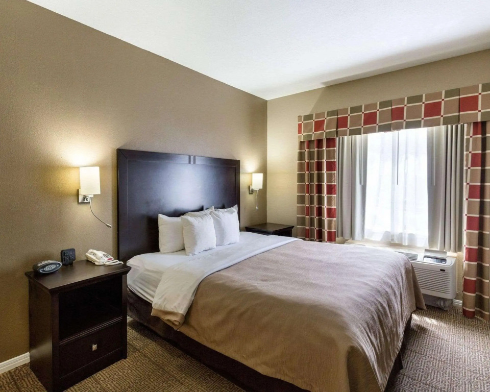 Quality Suites Houston NW Cy-Fair