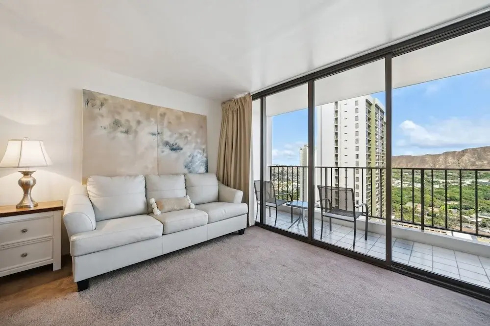 Tower 1 Suite 3007 - QQS