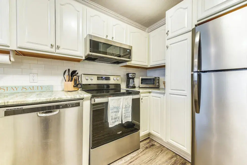 Walk to Ocean: Unit w/ 2 Balconies in Myrtle Beach