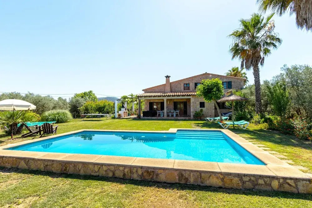 Villa in Alcudia With Private Pool & Terrace