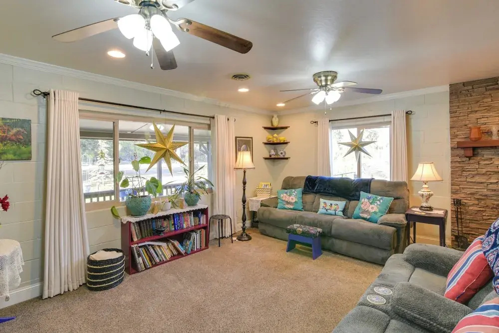 Quiet Challenge-Brownsville Home Near Collins Lake