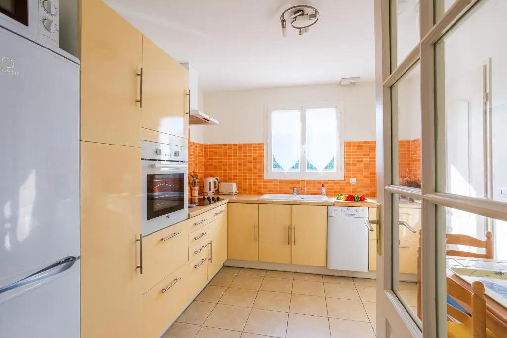 VILLA CLEMENTINIERS VI4266 By Riviera Holiday Home