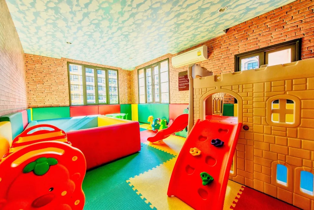 Venetian Resort Pattaya - Quiet Oasis - Huge Waterpark, Gym, Sauna & Kids Playground