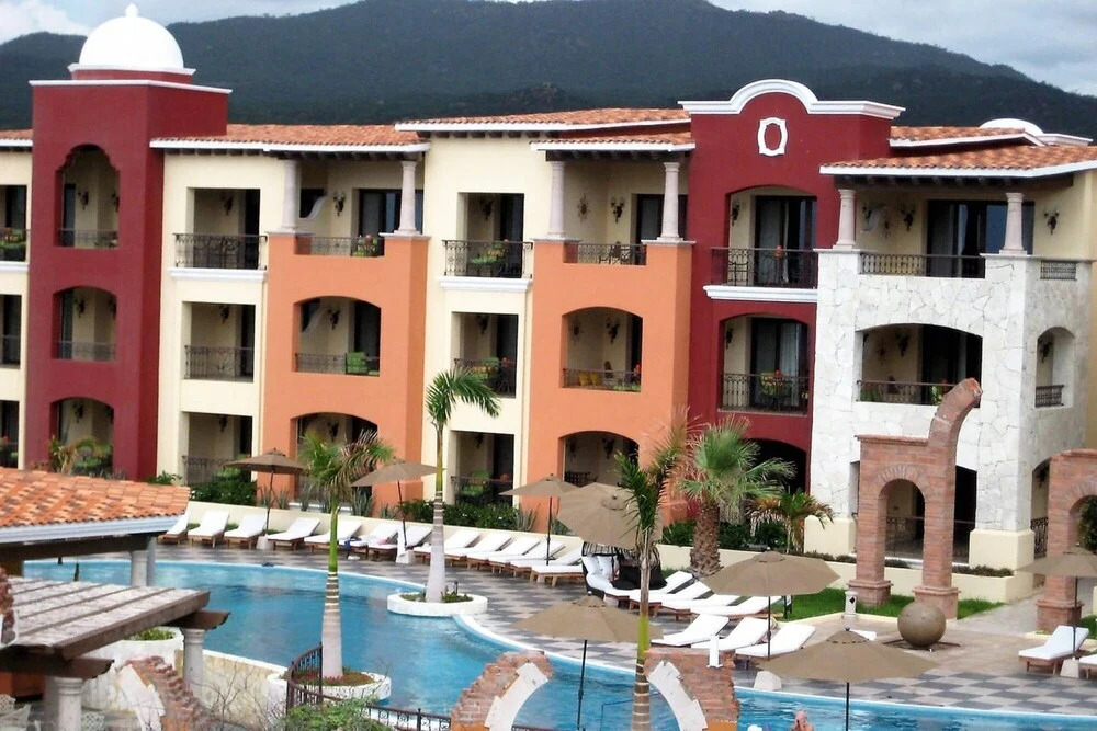 Paradise Family Suite Cabo San Lucas