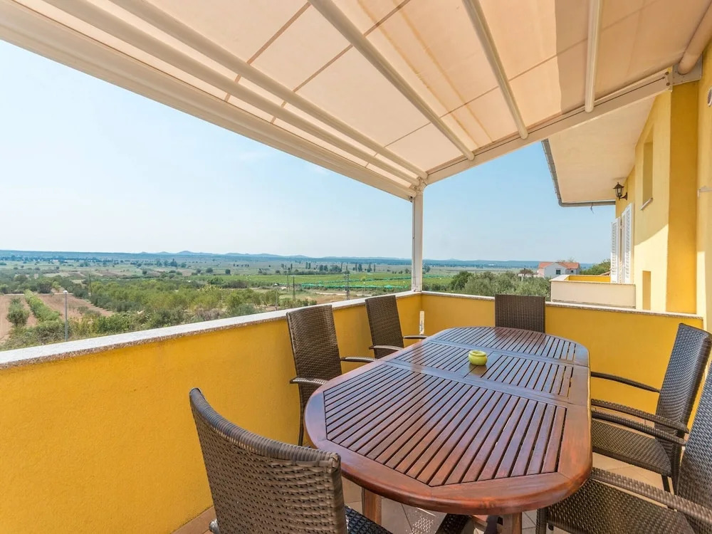 Magnificent Villa Mande With Pool, Vrana Lake