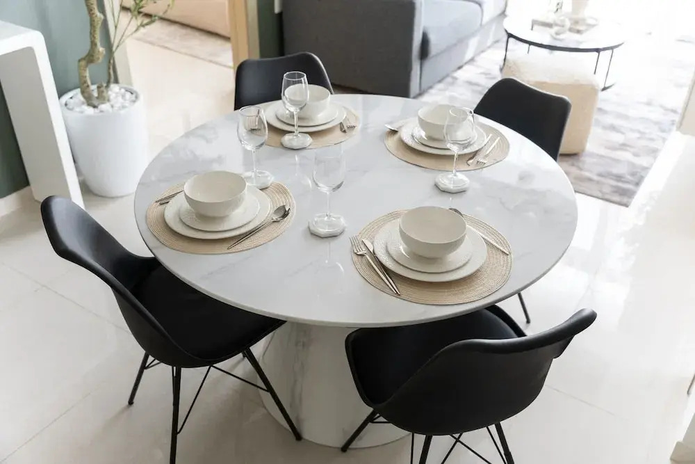Modern Luxe 2BR in Business Bay
