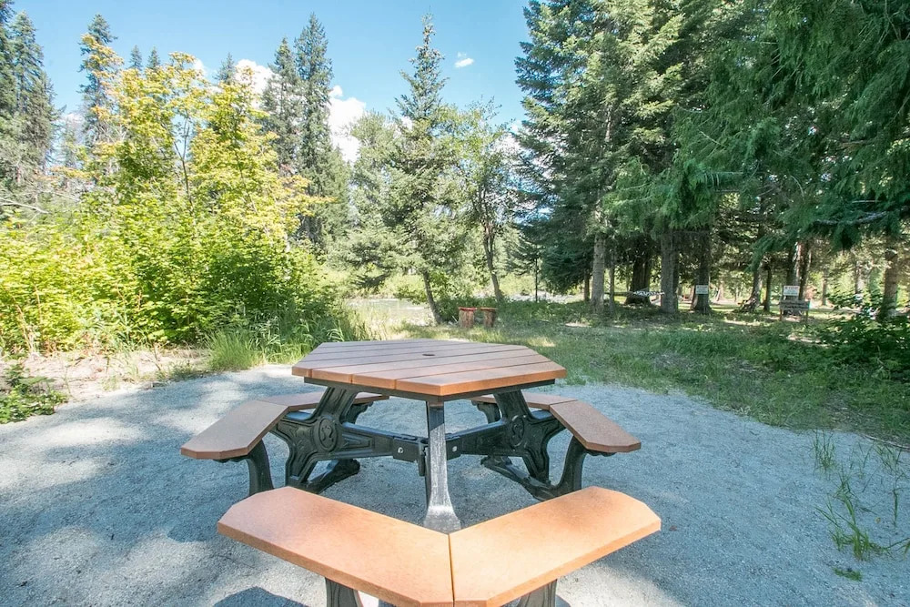 Serenity Pines Lodge in Shugart Flats