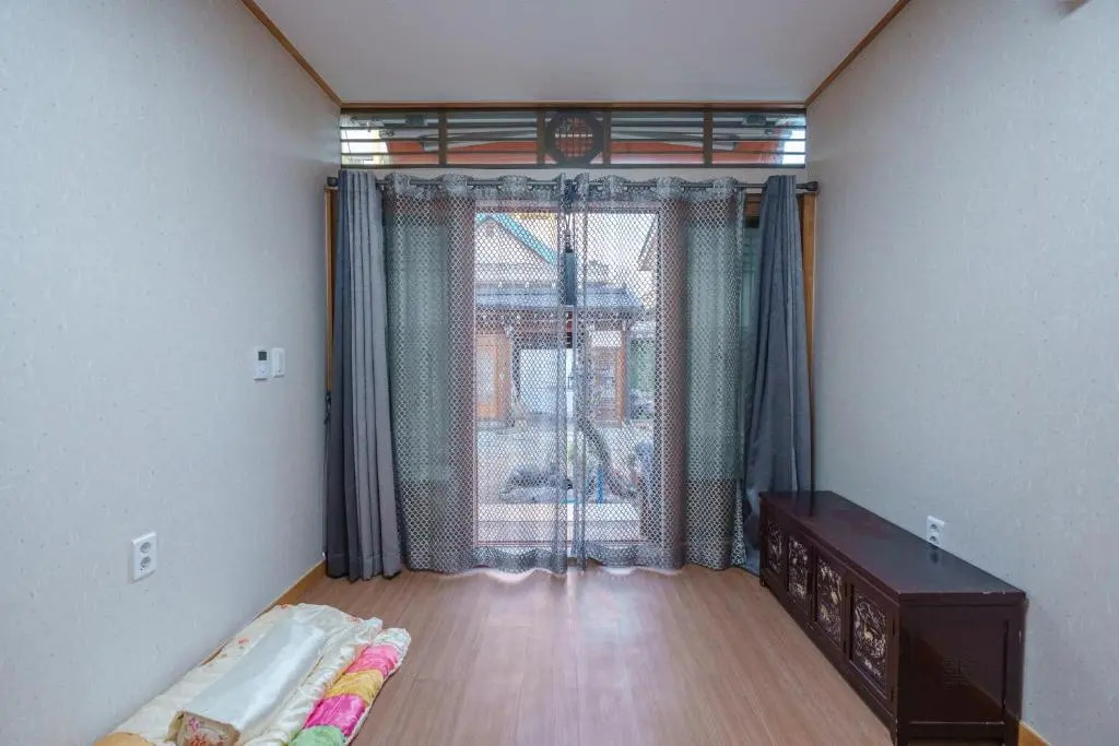 Aega Hanok Guesthouse