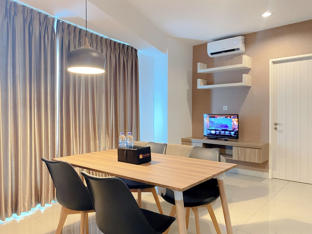Cozy Living And Tidy 2Br At Grand Kamala Lagoon Apartment