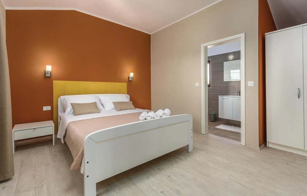 Beautiful Home in Katun With Wifi and 3 Bedrooms