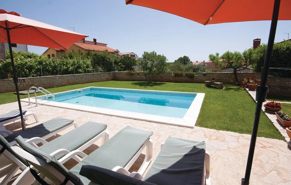 Stunning Home in Medulin With Wifi and 4 Bedrooms
