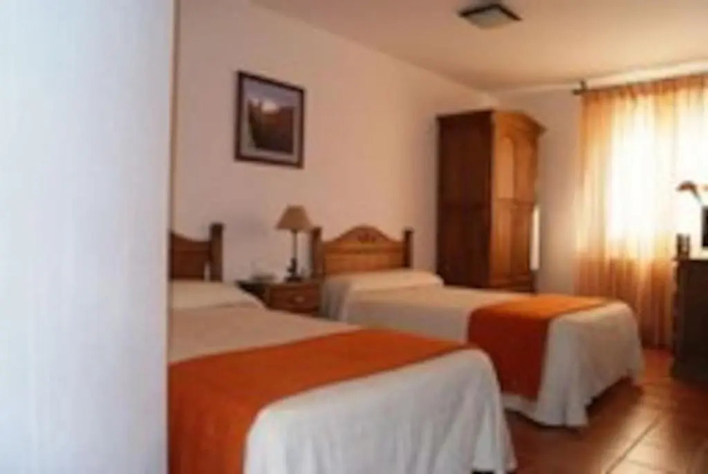 CASA RURAL EL SAUCE. A 2,5 KM DE CUENCA CAPITAL
