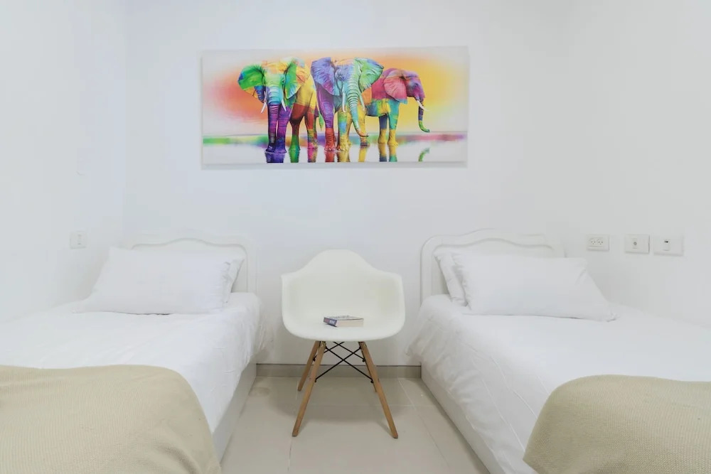 Kook Isrentals - ApartHotels In City Center