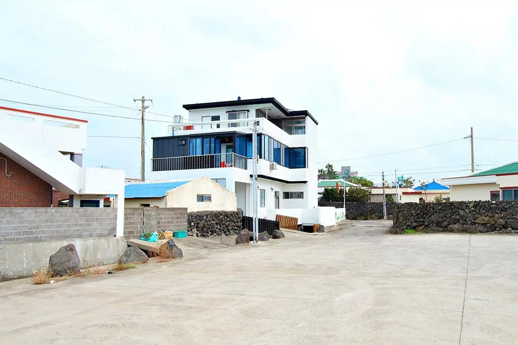 Jeju Nunkeunsaeu Guest House