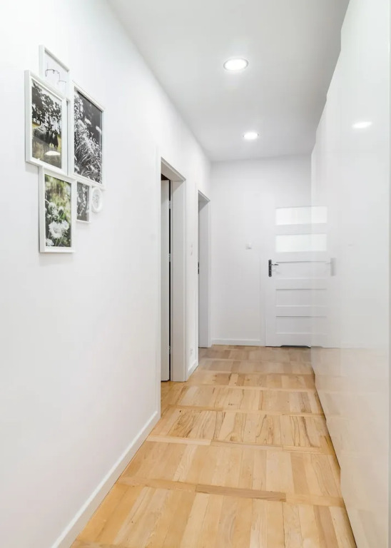 Plac Zbawiciela Comfortable Apartment