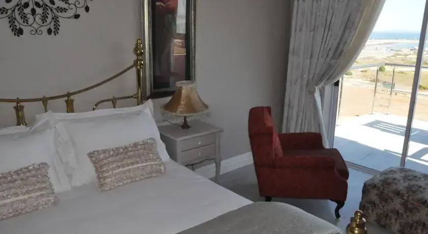 @TheBay Guest Villa
