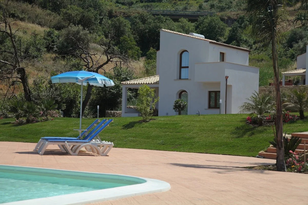 Appartamenti Cefal\u00F9 in Casa
