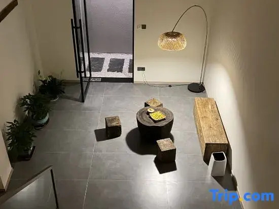 Jingfu Liushe Homestay (Ceramic Museum Store)