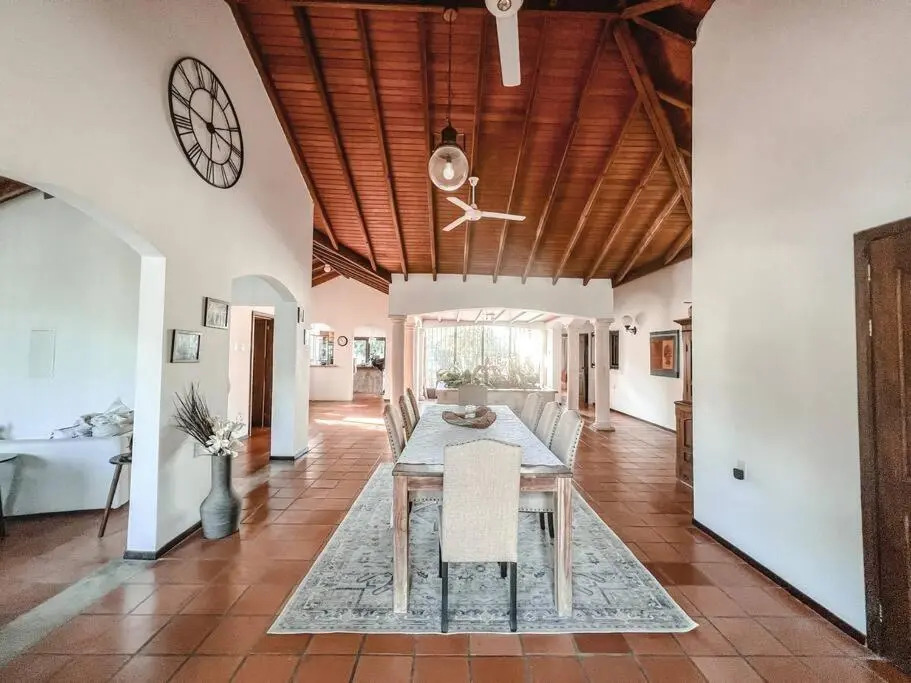 Breezy “Hacienda” w/pool - 4bed in Gated Resort